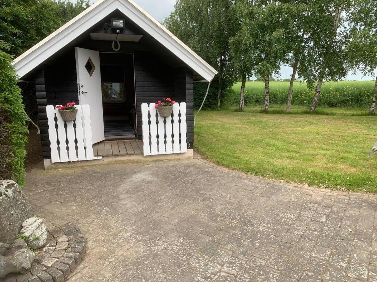 Stunning Romantik Cabin Close To Baltic Sea Villa Idestrup ภายนอก รูปภาพ